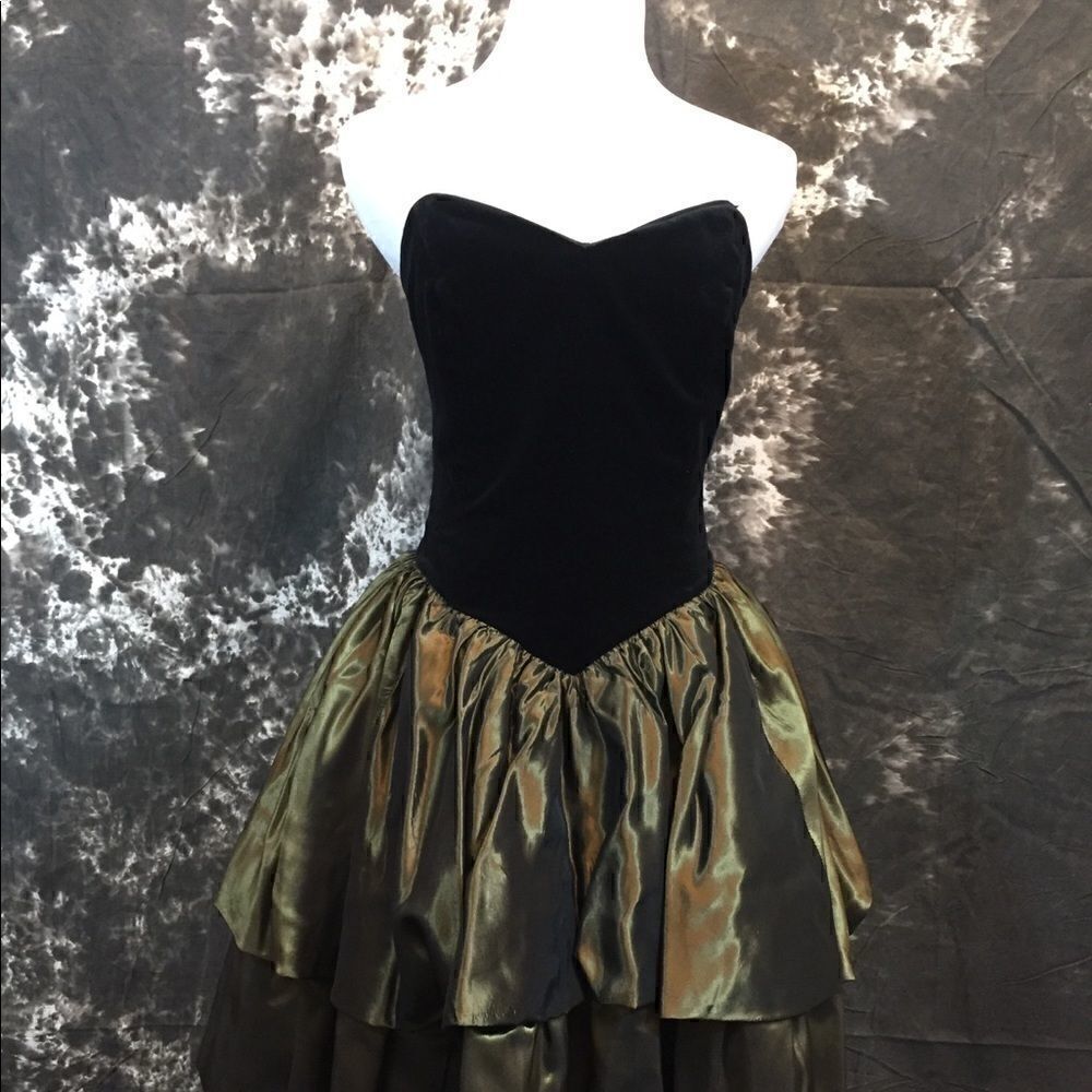 VINTAGE LAURA ASHLEY SHORT STRAPLESS DRESS IN BLACK VELVET & GOLD TAFETA FORMAL
